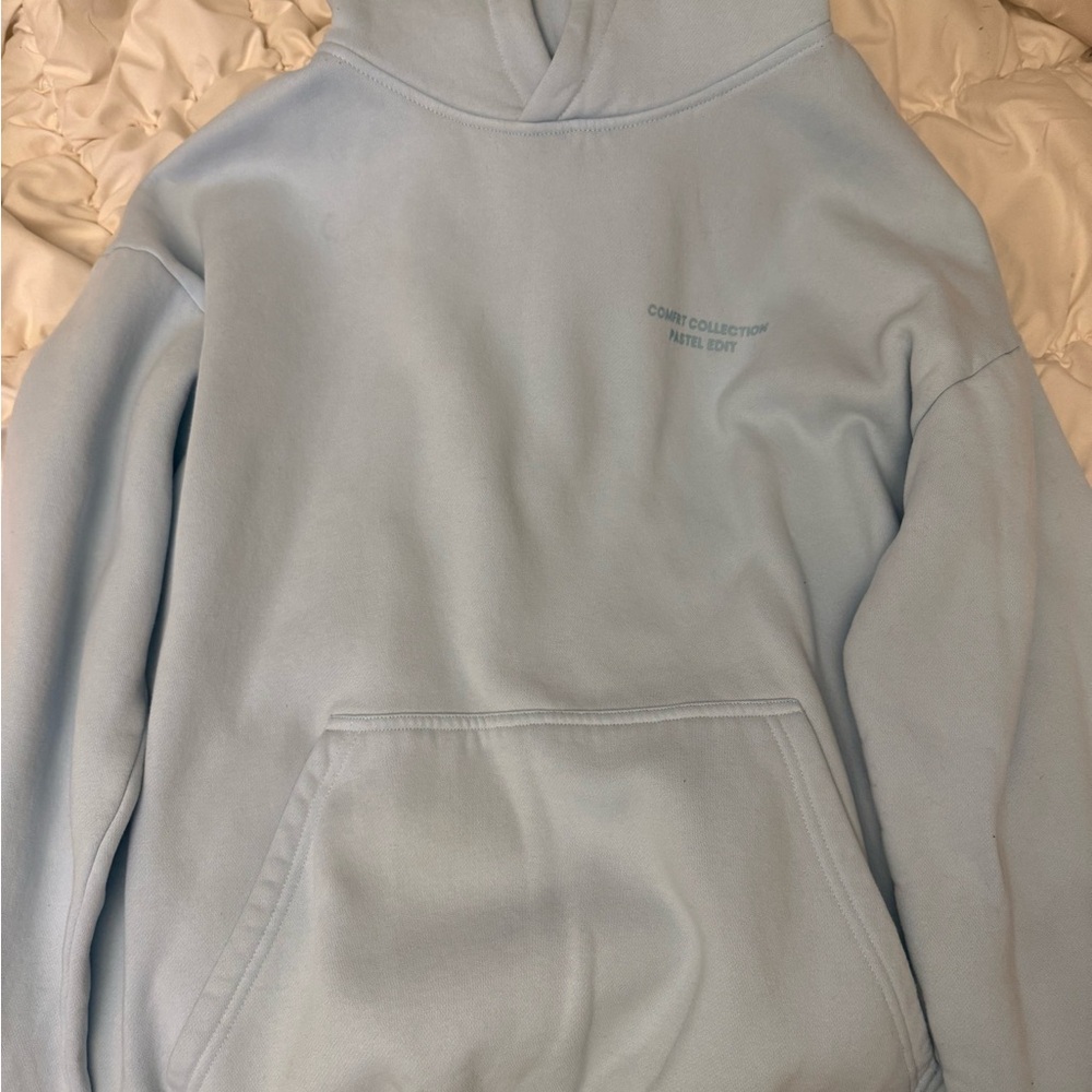 Comfrt Pastel Blue Hoodie Sweatshirt - L *Slight Staining on Front Pocket